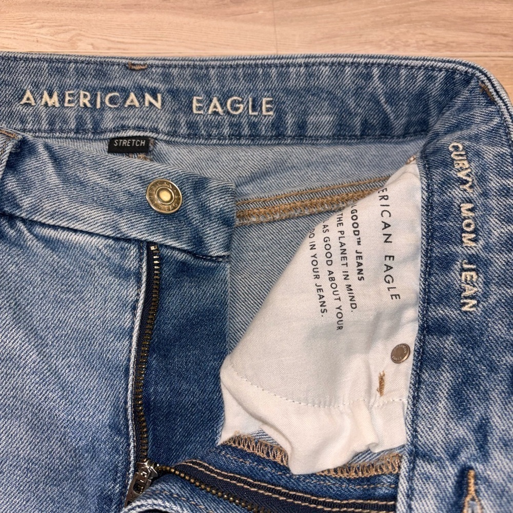 American Eagle Stretch Curvy Mom Jeans Women’s Size 4 Regular - Picture 2 of 6